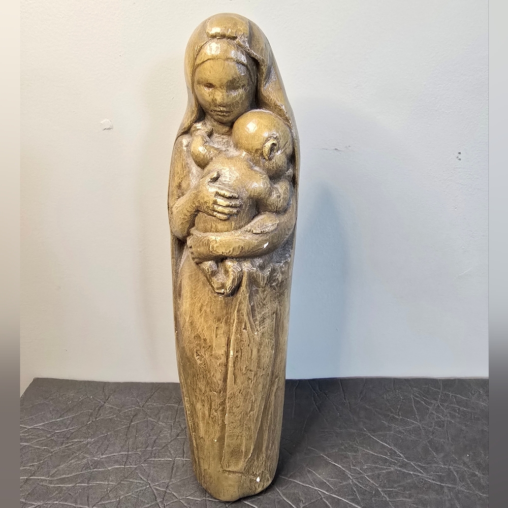 Museum Pieces Inc Mother Child Statue. Heavy. Felt On Bottom Is Loose On One Sid